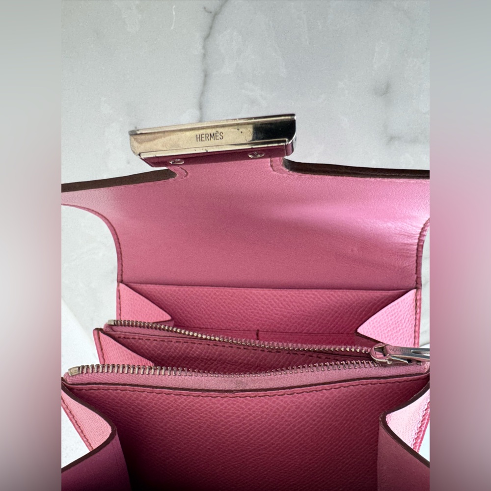 Hermès Constance Compact Wallet in Pink Epsom Leather with Palladium Hardware - Picture 4 of 16